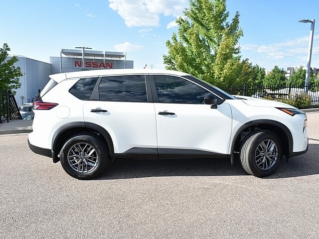 2026 Nissan Rogue S photo 2