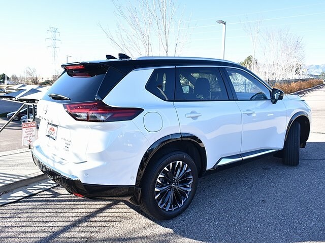 2026 Nissan Rogue Platinum photo 3