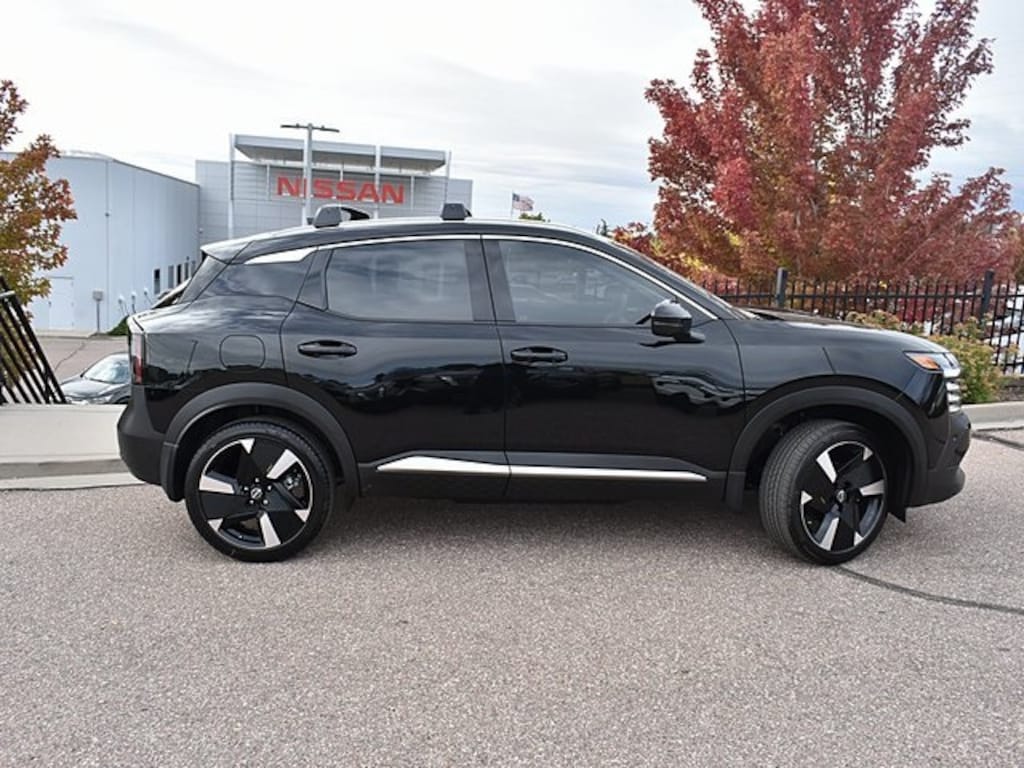 New 2026 Nissan Kicks SR SUV