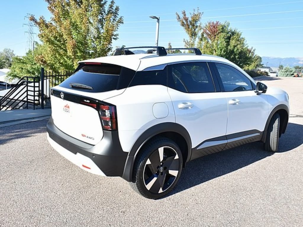 New 2026 Nissan Kicks SR SUV