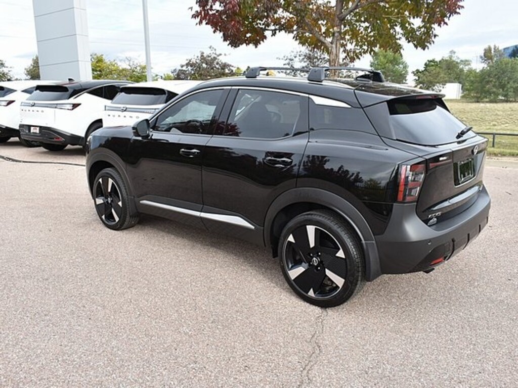 New 2026 Nissan Kicks SR SUV