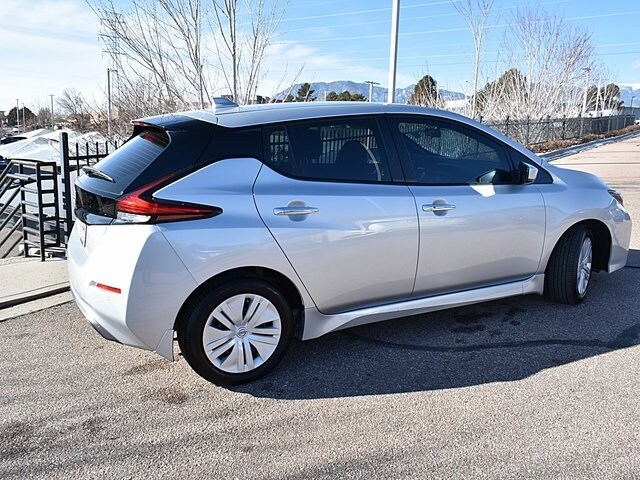 2025 Nissan Leaf S photo 4