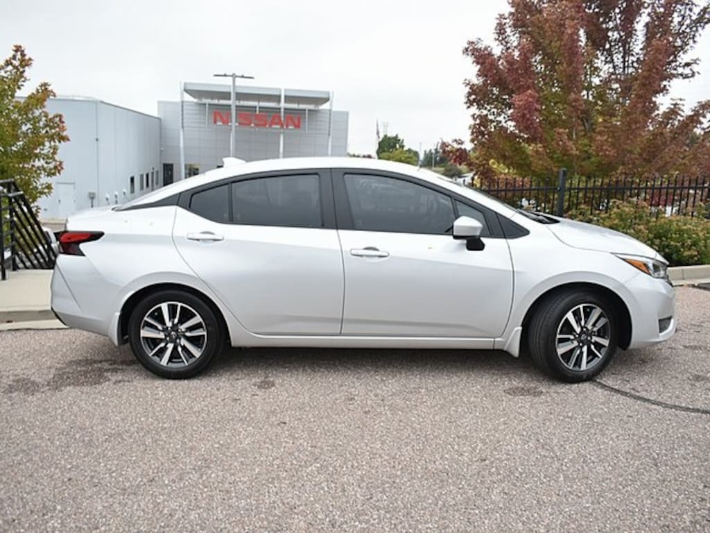 New 2025 Nissan Versa 1.6 SV Sedan