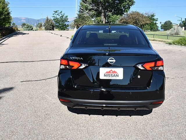2025 Nissan Versa 1.6 S photo 3