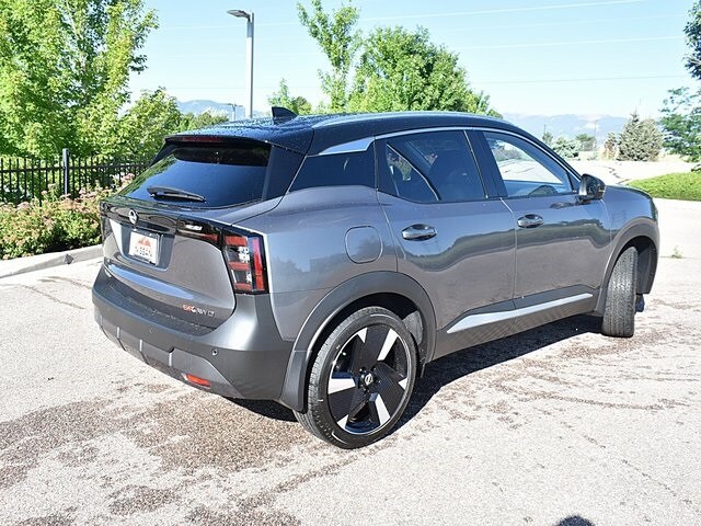 2025 Nissan Kicks SR photo 3