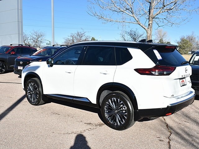 2026 Nissan Rogue Platinum photo 4