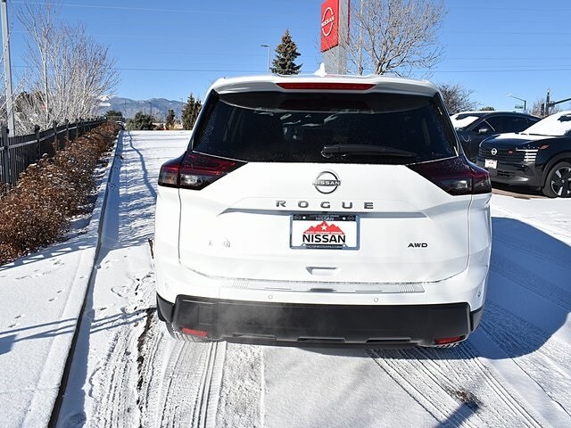 2026 Nissan Rogue SV photo 3