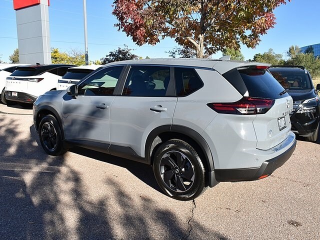 2026 Nissan Rogue SV photo 4