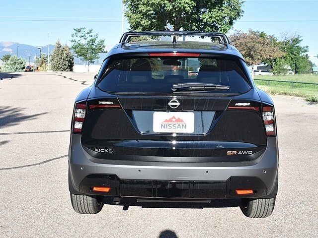2026 Nissan Kicks SR photo 4