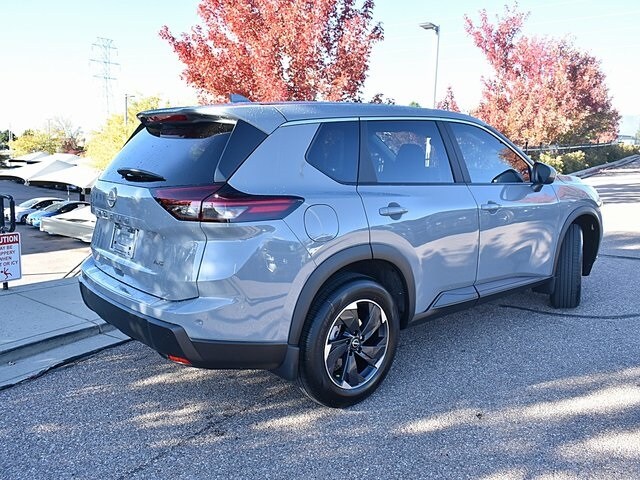 2026 Nissan Rogue SV photo 2