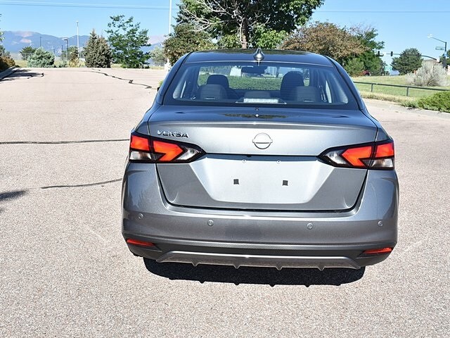 2025 Nissan Versa 1.6 SV photo 3