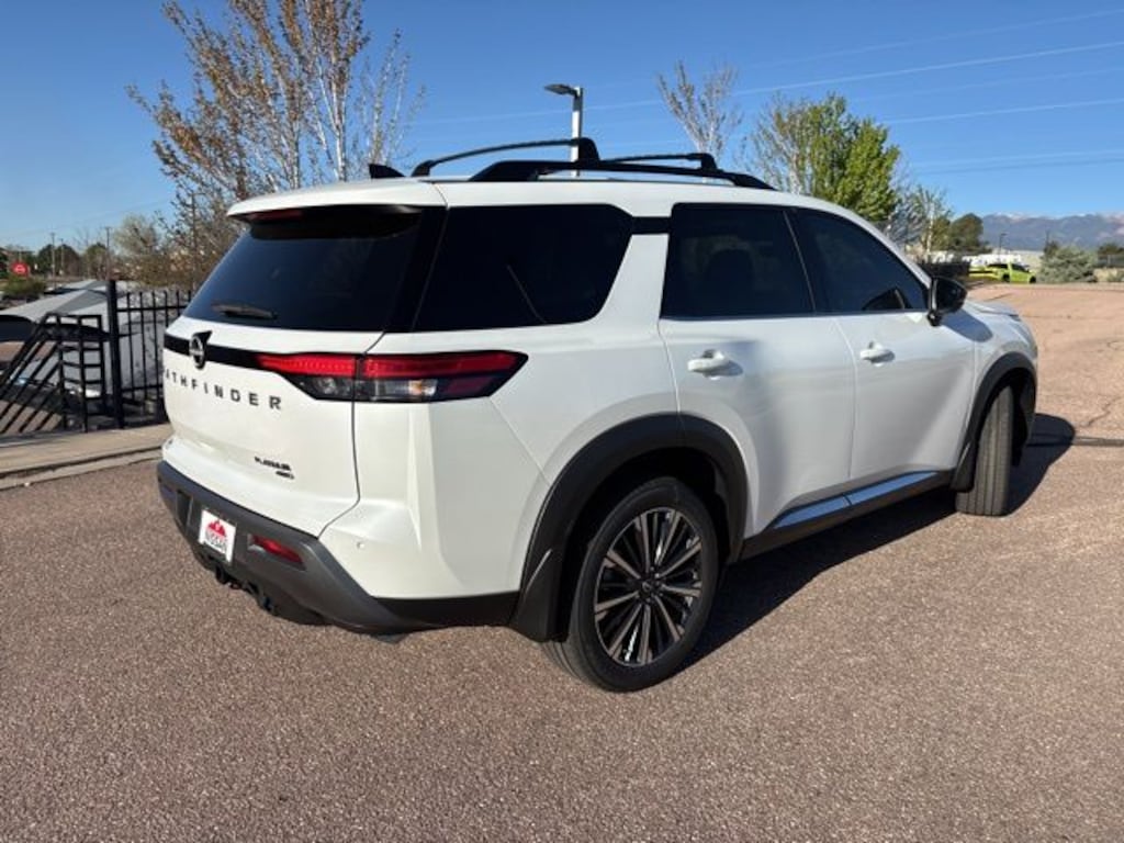 New 2026 Nissan Pathfinder Platinum SUV