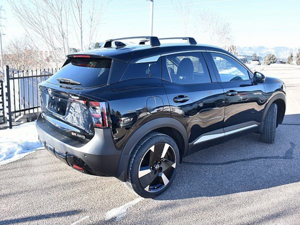 New 2025 Nissan Kicks SR SUV