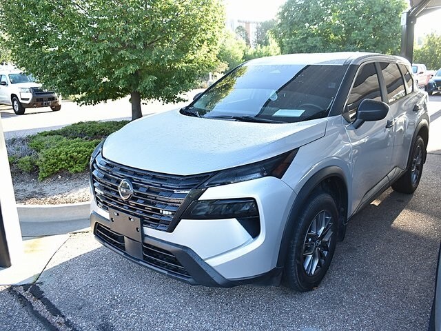 2024 Nissan Rogue S photo 2