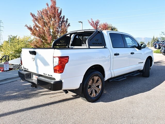 2024 Nissan Titan SV photo 3