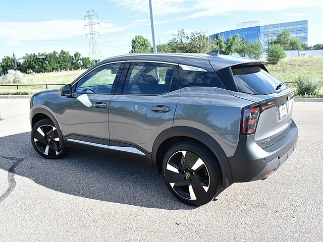 2025 Nissan Kicks SR photo 4