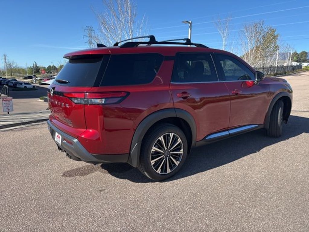 New 2026 Nissan Pathfinder Platinum SUV