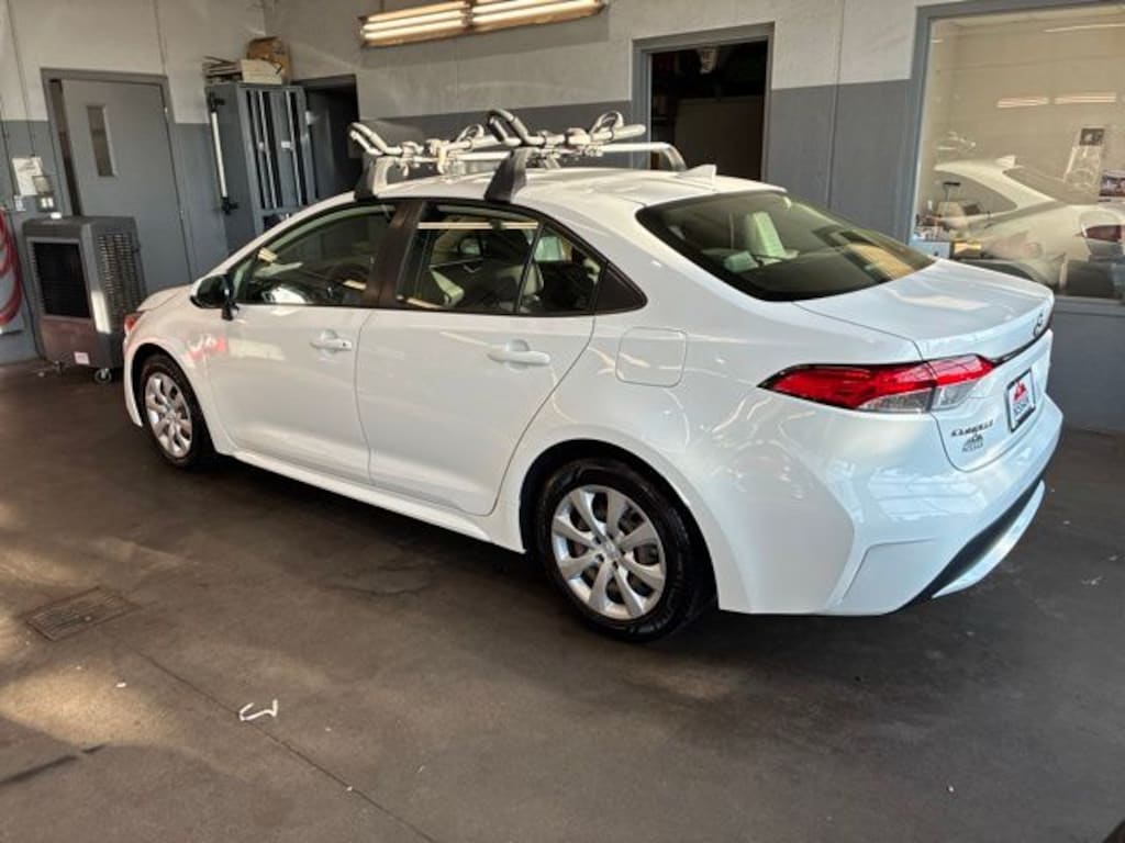 Used 2020 Toyota Corolla LE Sedan