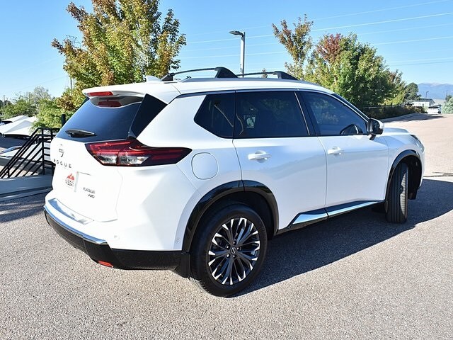 2026 Nissan Rogue Platinum photo 2