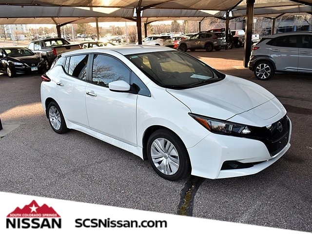 2025 Nissan Leaf S's photo