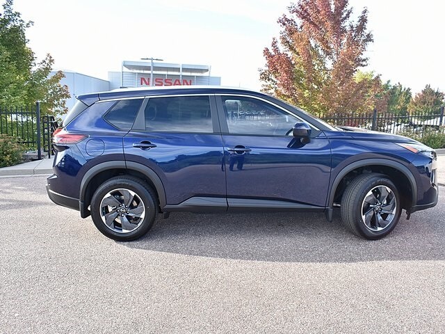 2026 Nissan Rogue SV photo 2