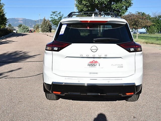 2026 Nissan Rogue Platinum photo 3