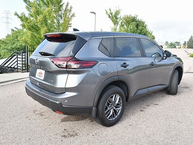 2026 Nissan Rogue S photo 3