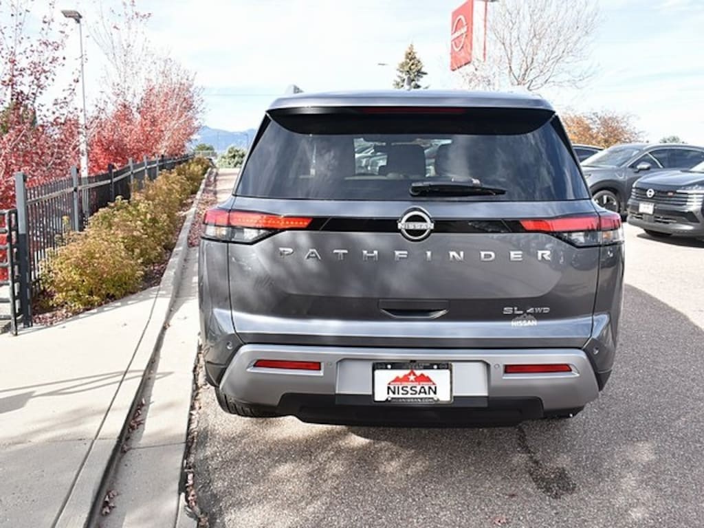 New 2025 Nissan Pathfinder SL SUV