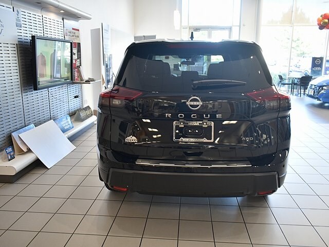 2025 Nissan Rogue AWD SV photo 2