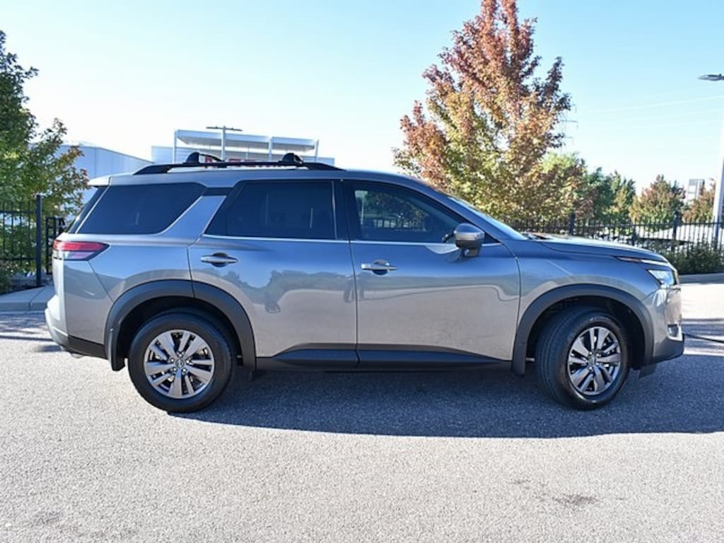 New 2025 Nissan Pathfinder SV SUV