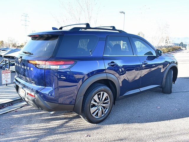 2025 Nissan Pathfinder SV photo 2