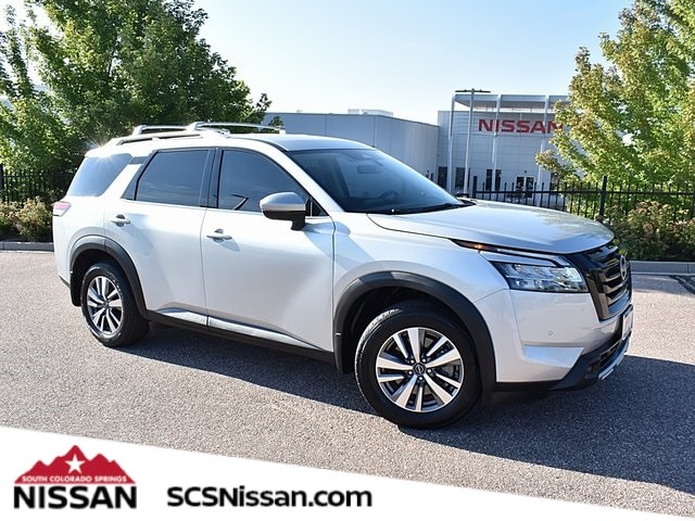 2024 Nissan Pathfinder SL
