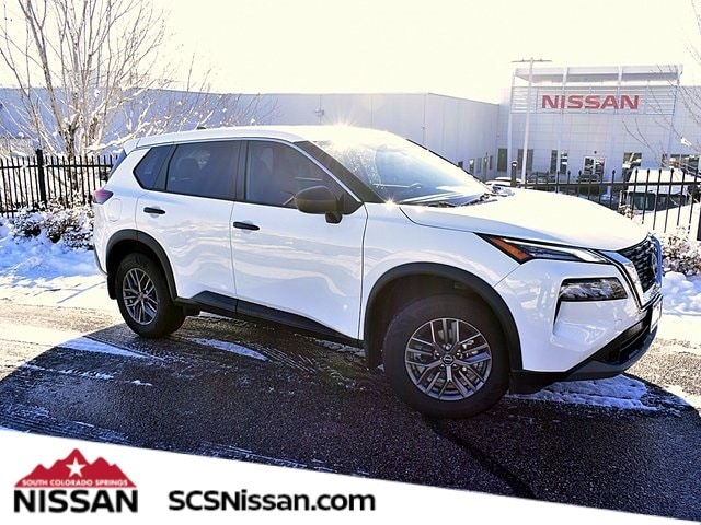 2022 Nissan Rogue S's photo