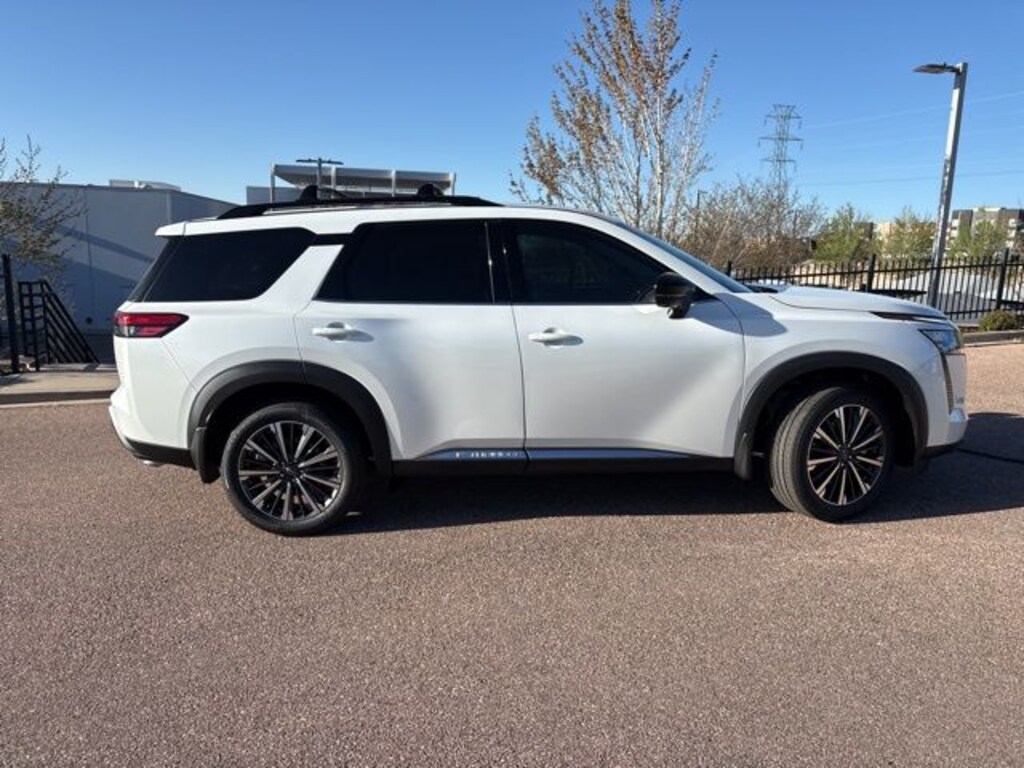 New 2026 Nissan Pathfinder Platinum SUV