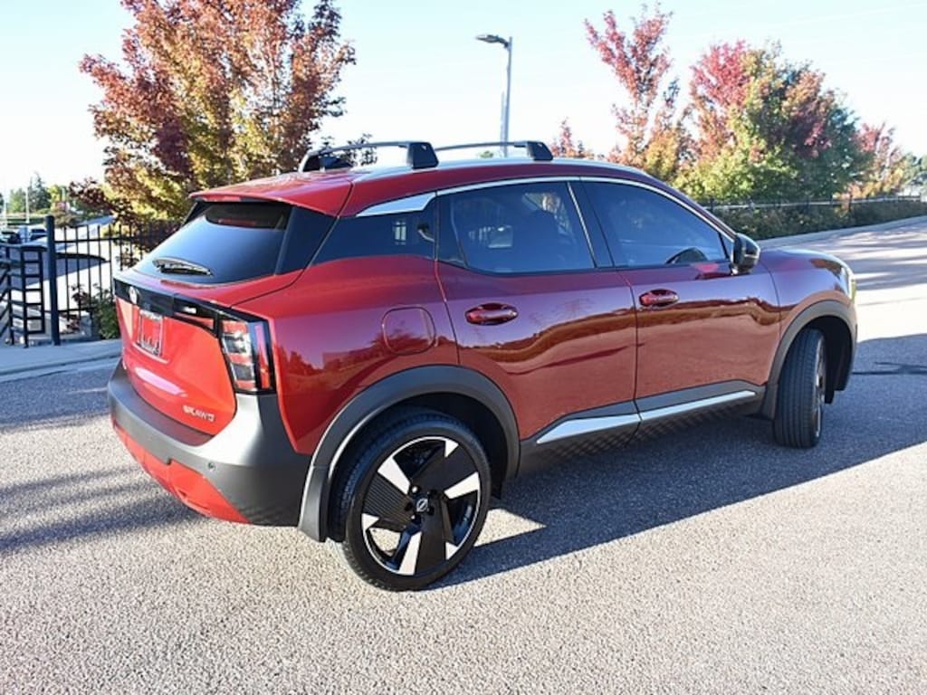 New 2026 Nissan Kicks SR SUV