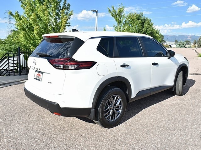 2026 Nissan Rogue S photo 3