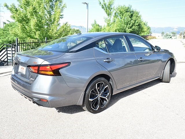 2025 Nissan Altima SR photo 3