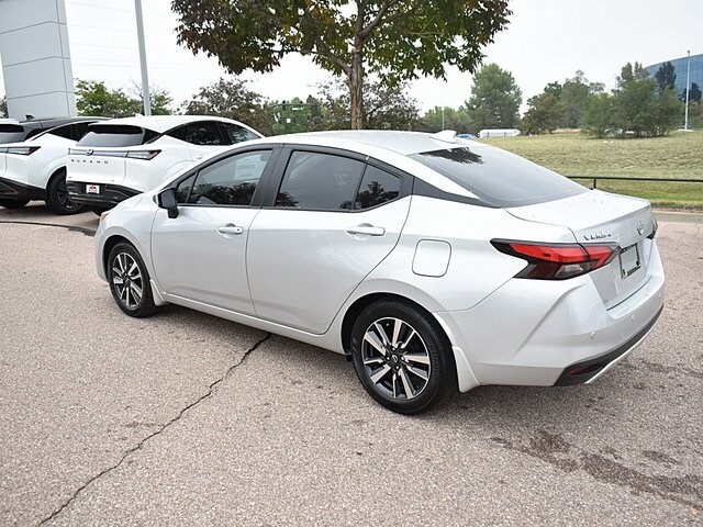 2025 Nissan Versa 1.6 SV photo 3