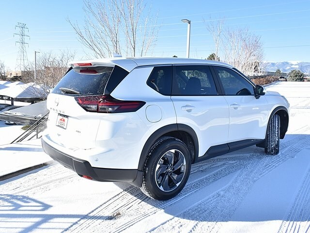 2026 Nissan Rogue SV photo 2