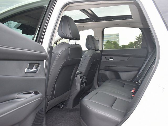2025 Nissan Murano SL - Photo 18