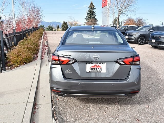 2025 Nissan Versa 1.6 SV photo 4