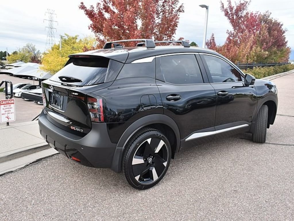 New 2026 Nissan Kicks SR SUV