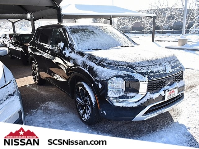 2024 Mitsubishi Outlander SE's photo