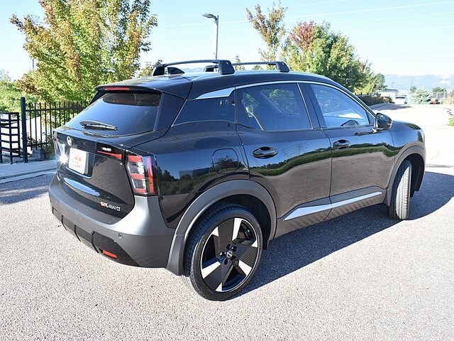 2026 Nissan Kicks SR photo 3