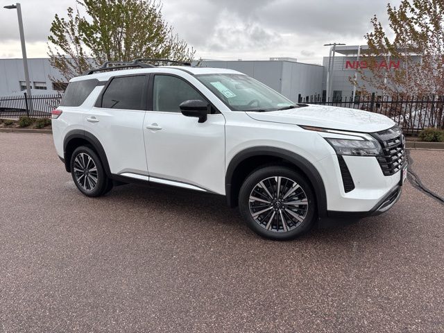 2026 Nissan Pathfinder Platinum 4WD's photo