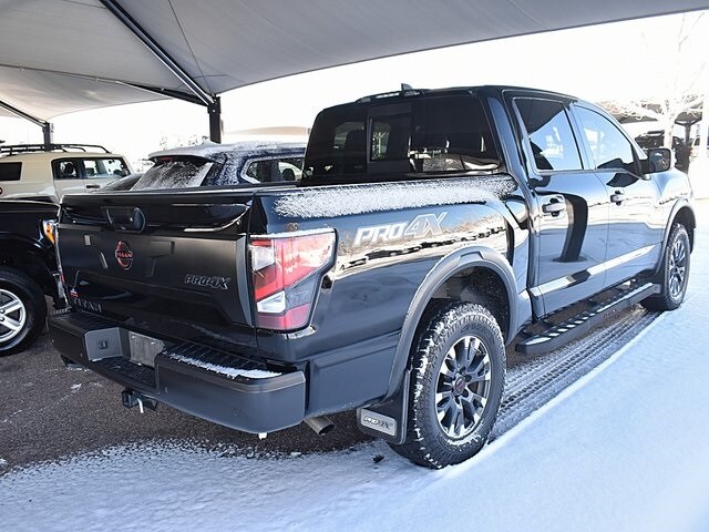 2023 Nissan Titan PRO-4X photo 4