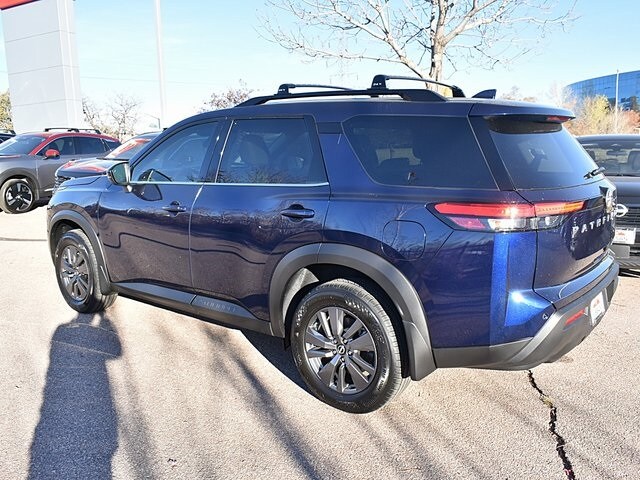2025 Nissan Pathfinder SV photo 4