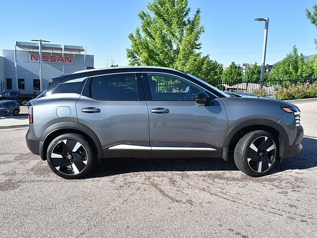 2025 Nissan Kicks SR photo 2