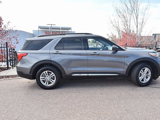 2023 Ford Explorer XLT photo 3