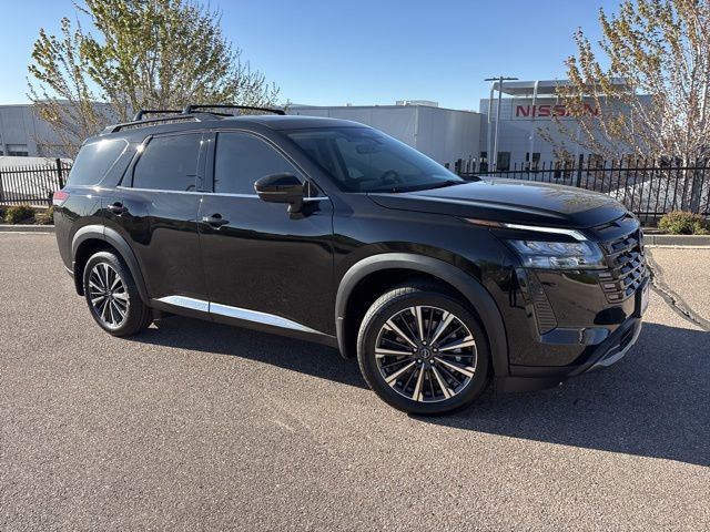 2026 Nissan Pathfinder Platinum 4WD's photo